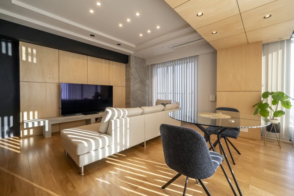 事例①：和モダンの高級リビング