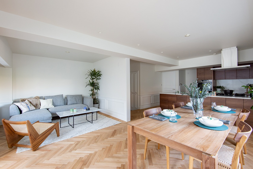 事例②：伸びやかな北欧風リビング