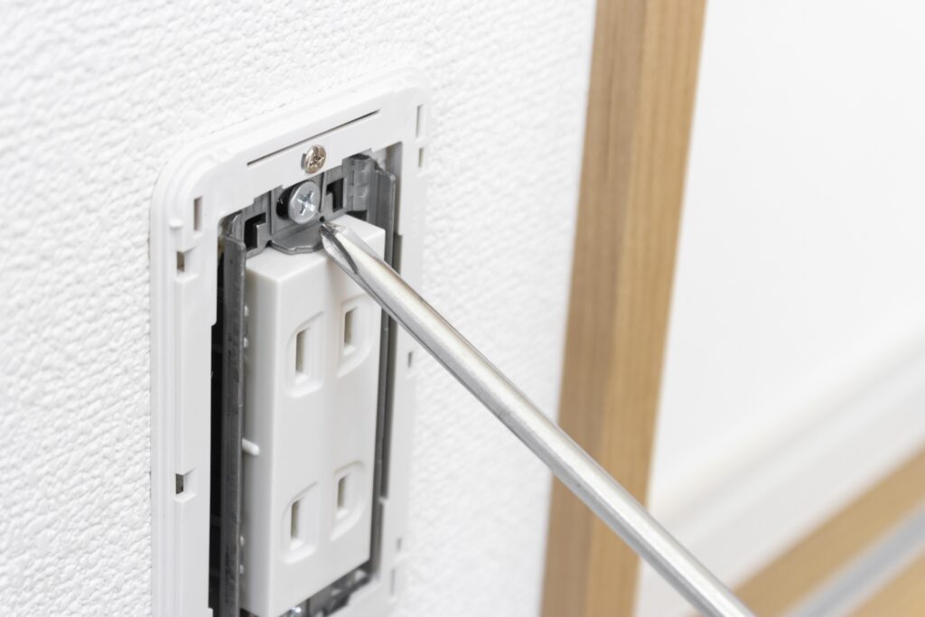 コンセントの増設・移設方法とは？